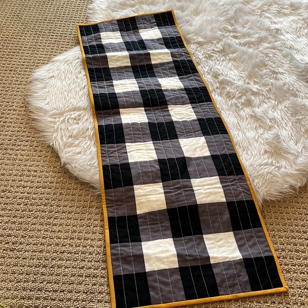 Reversible runner - Picture 2 of 5